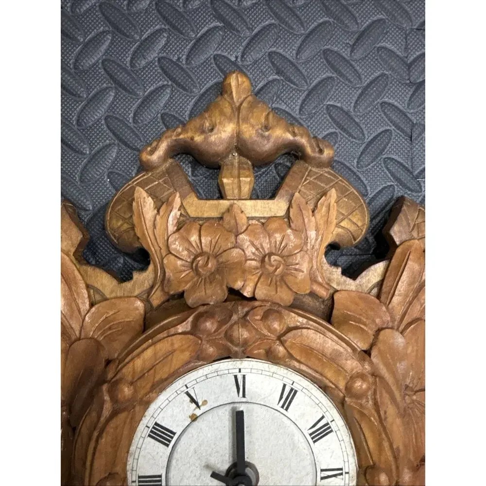 Clock baroque style